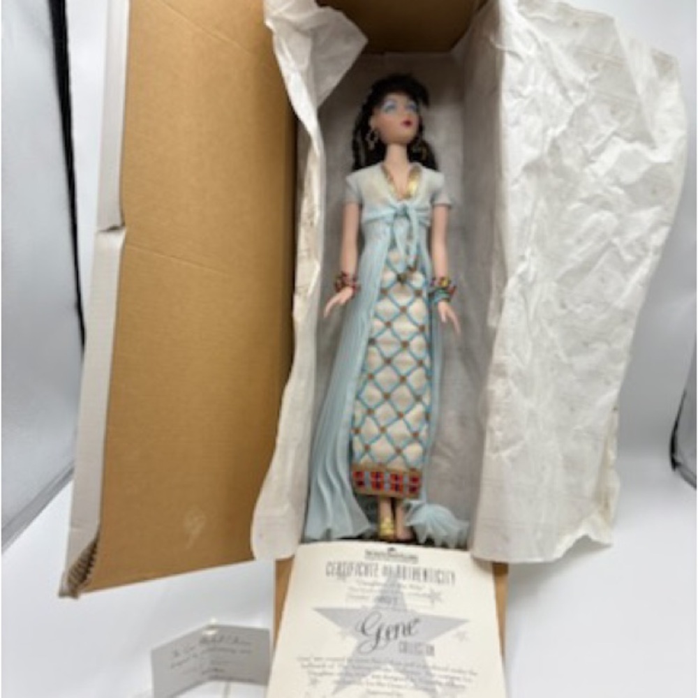 Ashton-Drake Gene Doll Daughter of the Nile COA Shipper Box Missing One Shoe
